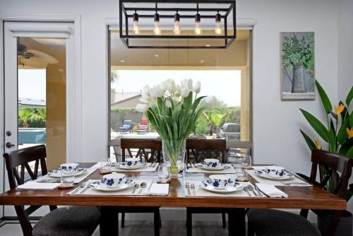 Villa Spring Rain 2 - Luxurious 5br Resort Style Home, Pool And Spa
