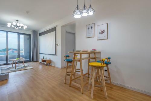 Locals Apartment House 50