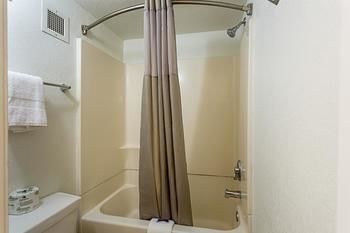 Motel 6 Baton Rouge East