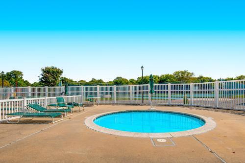 Salt Pond - 420 Canal Way East