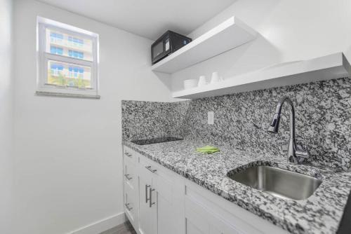 Apartamento Cozy 1 Bedroom With Pool Steps From The Beach #25
