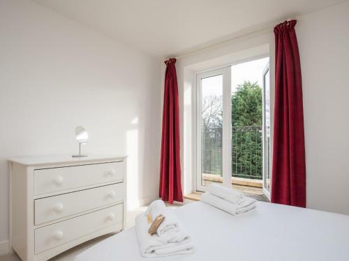 Easystays - Fab 3 Sleeper Apartment - Great Location & Parking