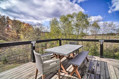 Spacious Sevierville Home With Private Hot Tub!