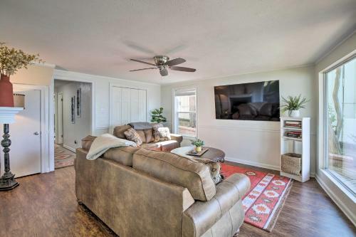Lakefront Home On Cedar Creek With Game Room!