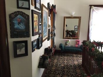 Bed & Breakfast Spurs N Lace Inn