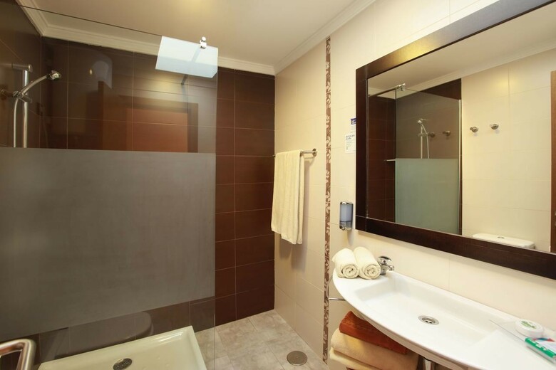 Grupotel Playa Feliz