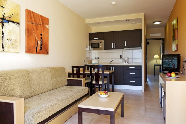 Grupotel Playa Feliz