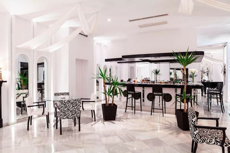 Hotel Albayzin Del Mar