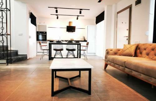 Spectacular Villa With Private Pool In Antalya