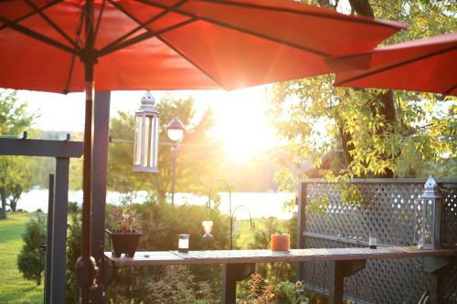 Bed & Breakfast Chalet Vue Sur La Riviere St-maurcie