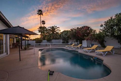 Stylish Resort-style Must See Home With Pool