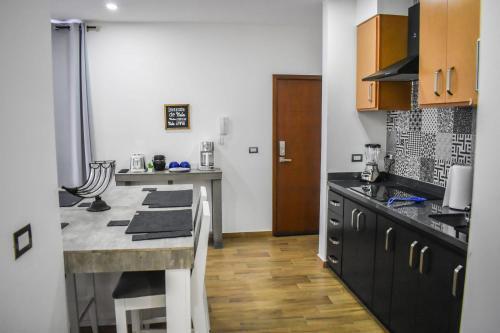 Apartamento Departamento En Zona Dorada !