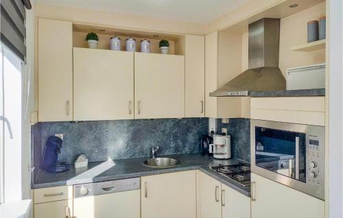 Stunning Home In Vlagtwedde With Sauna, Wifi And 3 Bedrooms