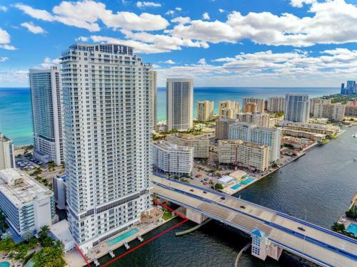Amenities Wrap Around Balcony 2br Insane Amenities
