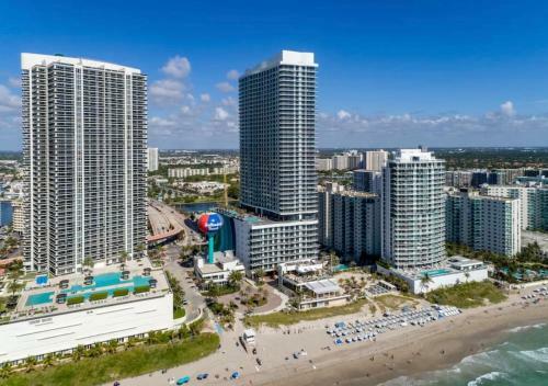 5 Beachfront Condo Amazing Rooftop Pool Front Oceanview Balcony