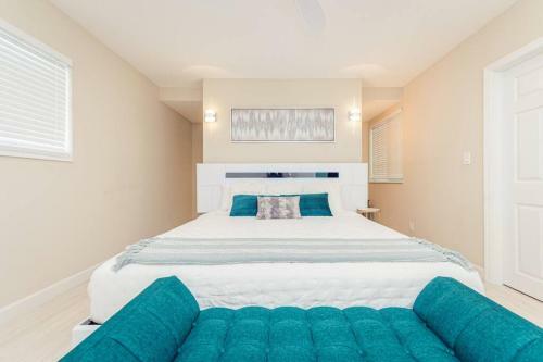 Luxe Stunning 4 Bdr 3,5 Bath With Heated Pool