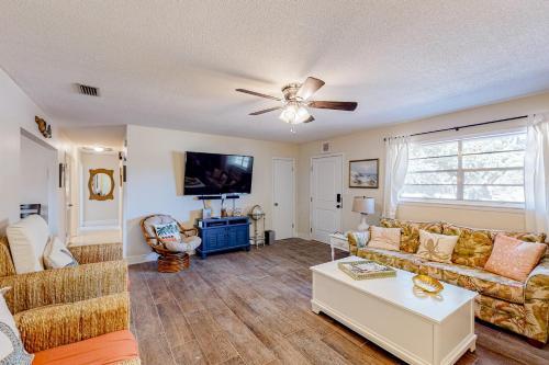Bungalow By The Sea Unit B
