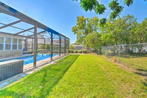 Spring Hill Bungalow With Heated Pool And Lanai!