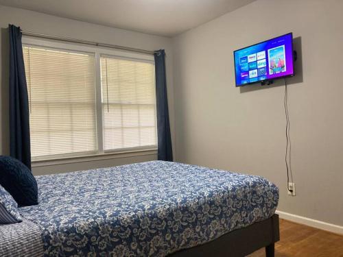 3 Bed 1.5 Bath Central Location, 11 Min To Base