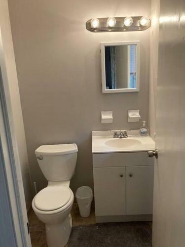 3 Bed 1.5 Bath Central Location, 11 Min To Base