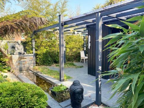 Peaceful Zen Cottage With Garden