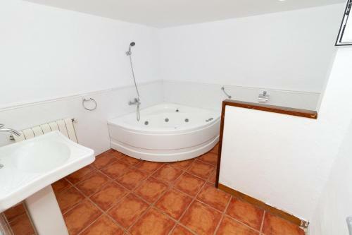 Hera. Bonita Casa Con Piscina Privada
