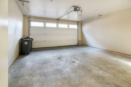 Downtown Jacksonville Townhome Private Patio