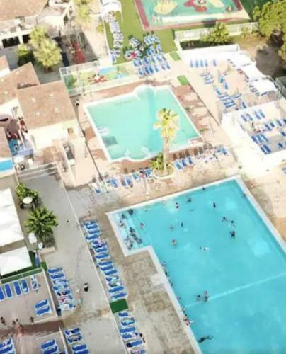 Bungalow de Luxe de 60m2 Dans Camping 5 �toiles