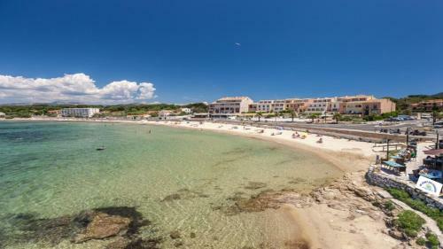 Rdc de Villa de 35 M2 - 400 M Plage