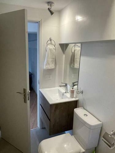 Agradable Y Bien Ubicado Duplex En Punta Carretas