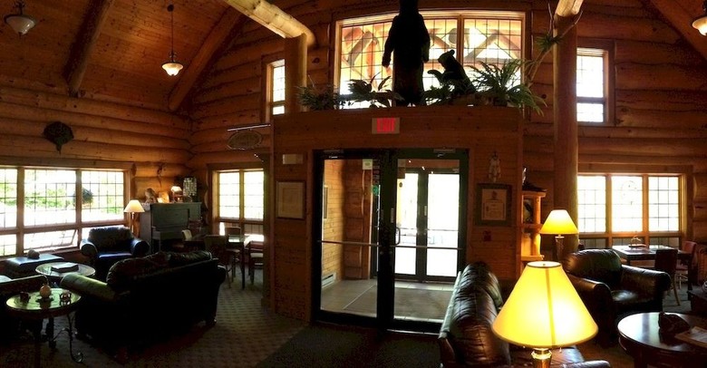 Hotel Konkapot Lodge