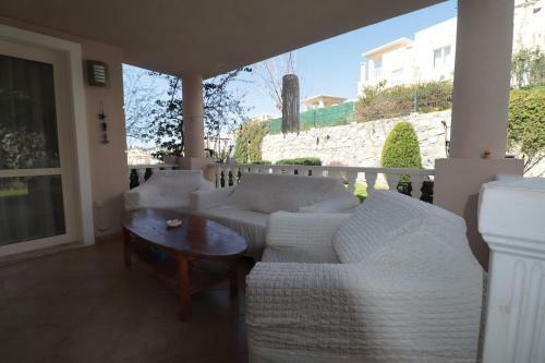 Flamingo Fabulous 2 Bed Apartment With Swimming Pool-hosted By Sweetstay