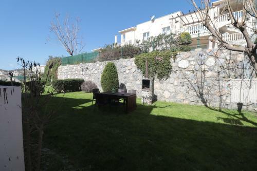 Flamingo Fabulous 2 Bed Apartment With Swimming Pool-hosted By Sweetstay