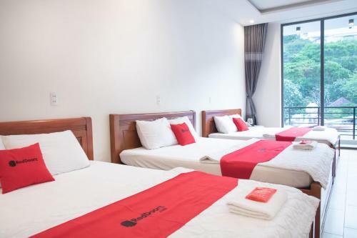 Reddoorz H'hen Hotel