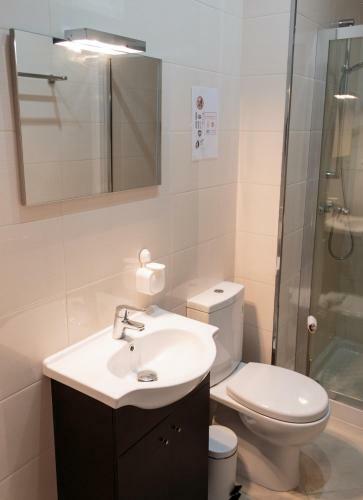 Hostal Family Espinho Porto Guesthouse