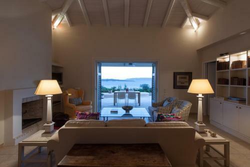 Phaedrus Living: Seaview Luxury Villa Geranium