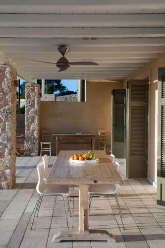 Phaedrus Living: Seaview Luxury Villa Chrysanthemum