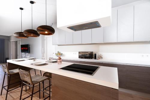 Blue Avra Apartment (Near The Beach)