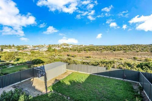 Dunescape 4br With Nbn And Sea Views