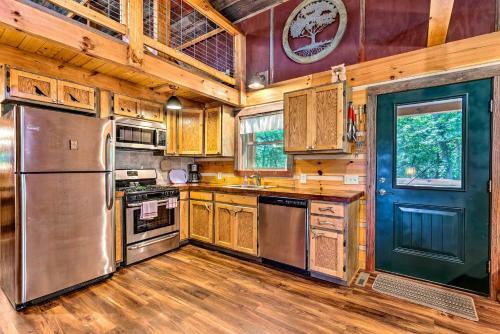 Private Chase County Cabin On Middle Creek!