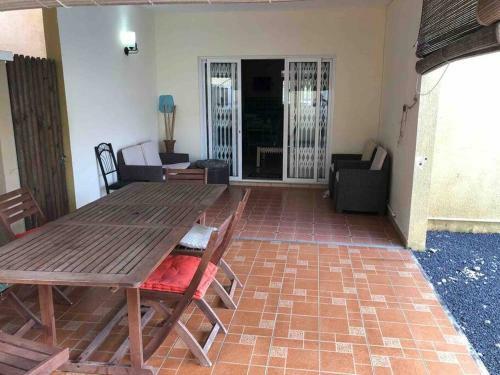 Private Villa With Pool 5 Mins Walk From The Beach