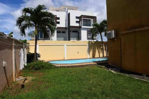 Private Villa With Pool 5 Mins Walk From The Beach