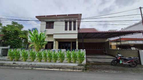 Hostal Acirasa Homestay Medan