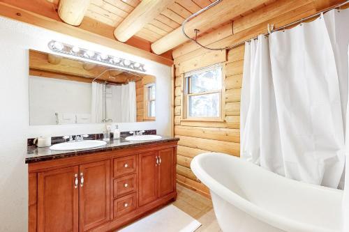 The Cabin On Maple