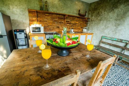 Villa Romantic Balinese Gem, Walk To Beach