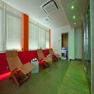 Breaking Business Hotel