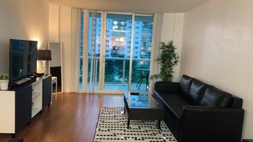 Apartment Across From The Ocean !