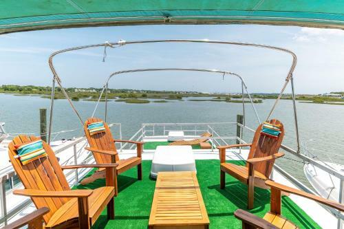 River View Houseboat