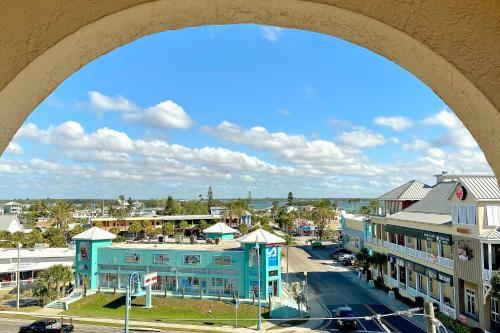 Beach Place 1-404