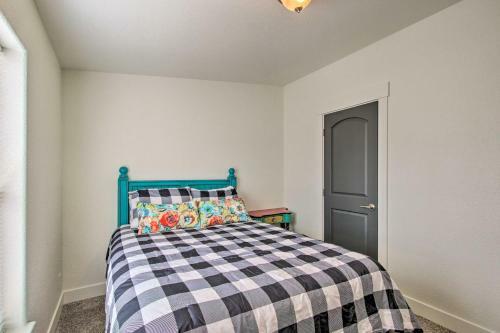 Tranquil Indigo Getaway Less Than 3 Mi To Hot Pools!
